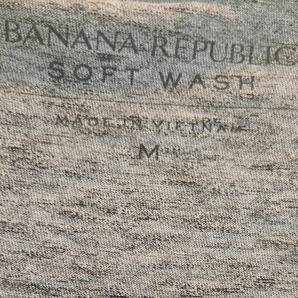 Comfortable BASIC Banana Republic M T-Shirt soft wash, Super Soft V neck - Picture 5 of 5